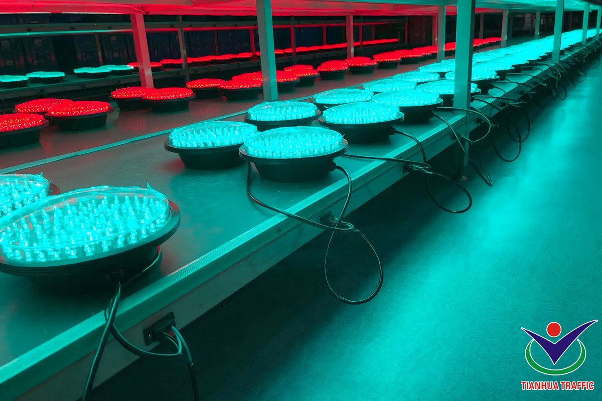 Traffic Light Aging Test