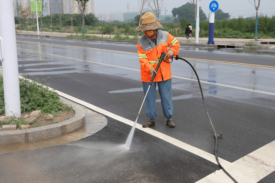 High-Pressure Water Cleaning