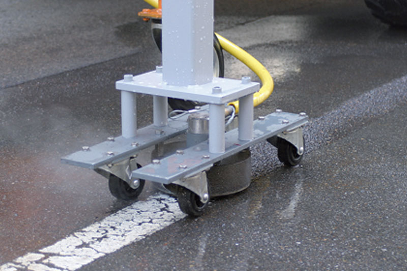 Road marking removal machine