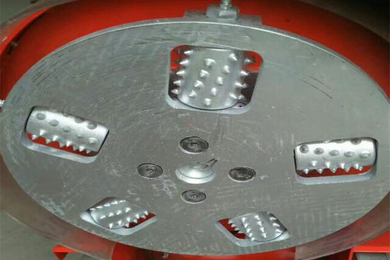 Road marking removal machine