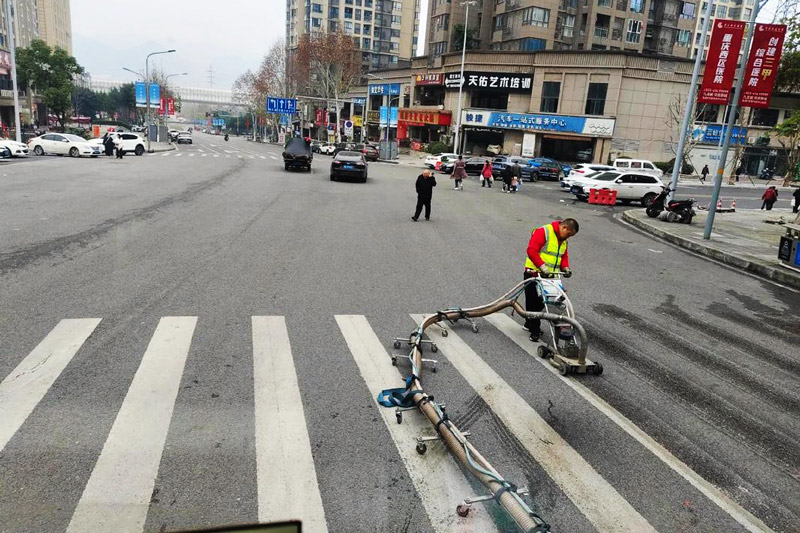 High-Pressure Water Blasting Road Marking Removal Machine