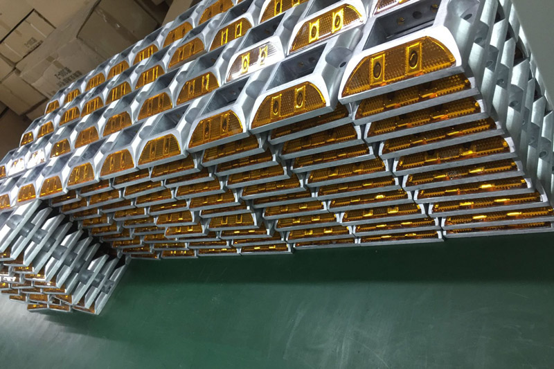 Cat's Eye Road Studs