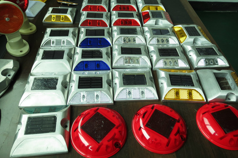 Cat's Eye Road Studs