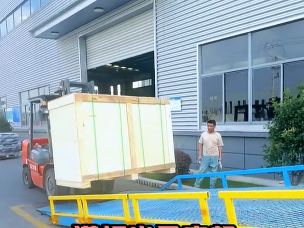 Road marking equipment export packing